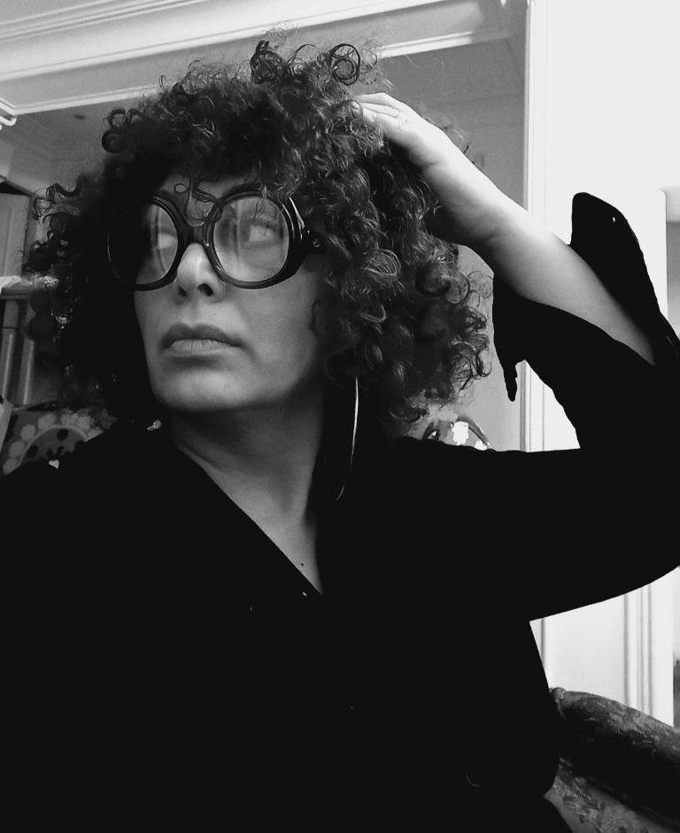 منا خداشناس